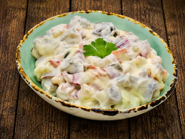 Salată de boeuf cu pui