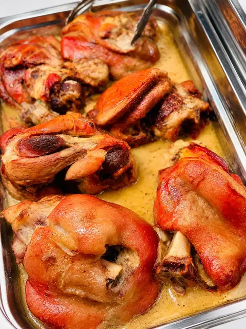 Ciolan de porc la cuptor