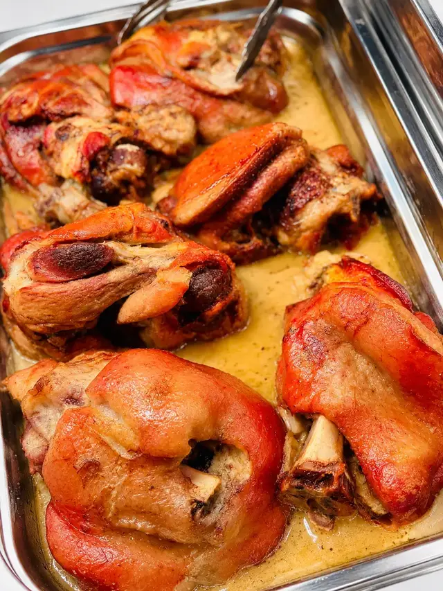 Ciolan de porc la cuptor